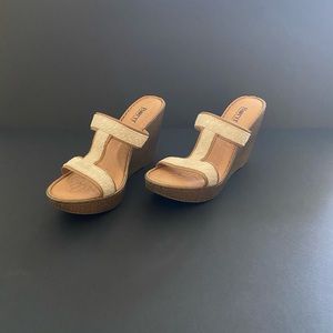 Born Wedge Sandals, size 11